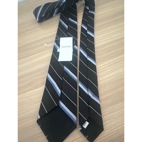 Valentino TIE NWT 100% SILK made in ITALY - Picture 6 of 8